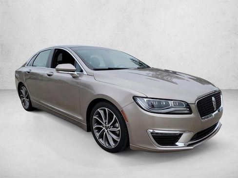 Used 2018 Lincoln MKZ Reserve w/ Luxury Package FWD image 3