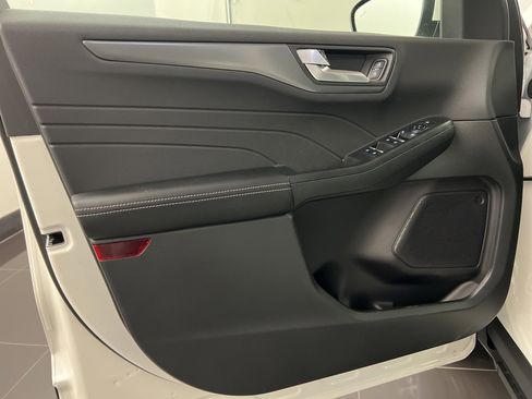 New 2025 Ford Escape SE image 26