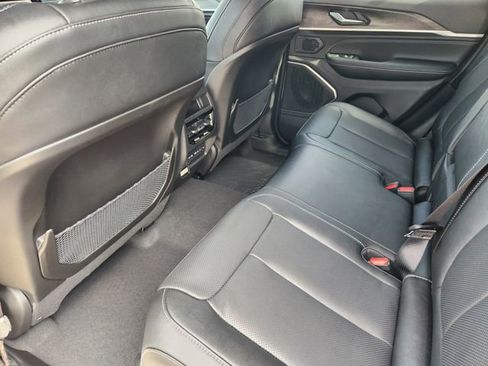 New 2026 Jeep Grand Cherokee Limited image 21