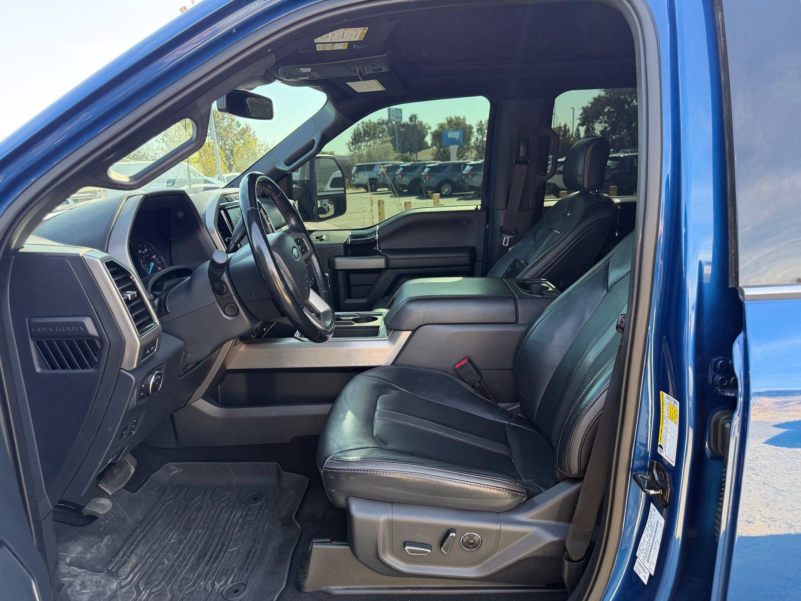 Used 2022 Ford F450 Platinum w/ FX4 Off-Road Package AWD/4WD image 10