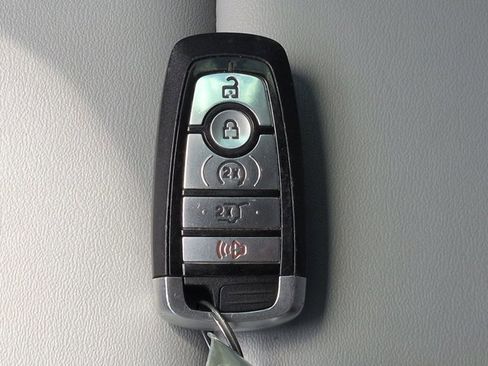 Used 2021 Ford Explorer XLT w/ Equipment Group 202A RWD image 28