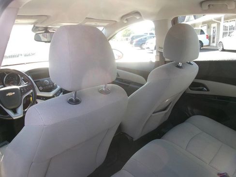 Used 2014 Chevrolet Cruze LT FWD image 14