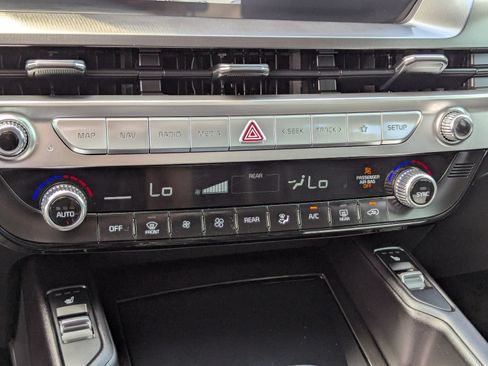 Used 2024 Kia Telluride S w/ S Sunroof Package FWD image 29