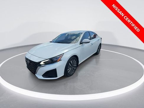 Certified 2024 Nissan Altima 2.5 SV w/ SV Premium Package FWD image 4