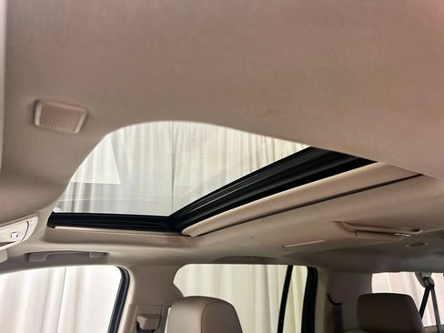 Used 2017 Chevrolet Suburban Premier AWD/4WD image 20