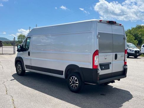 Used 2024 RAM ProMaster 2500 w/ Quick Order Package 22H SLT+ FWD image 5