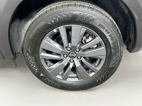 Used 2025 Nissan Pathfinder SV FWD image 11
