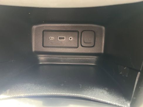 Used 2023 Chevrolet Equinox LS FWD image 33