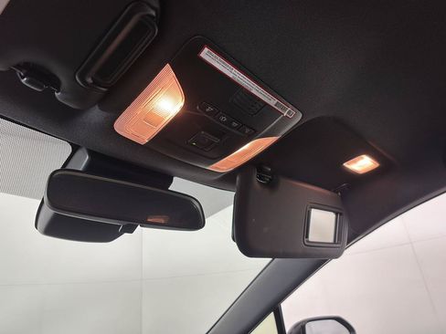 Used 2021 Toyota Corolla SE w/ Carpet Mat Package (TMS) FWD image 34