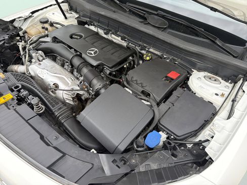 Used 2021 Mercedes-Benz GLB 250 4MATIC image 15