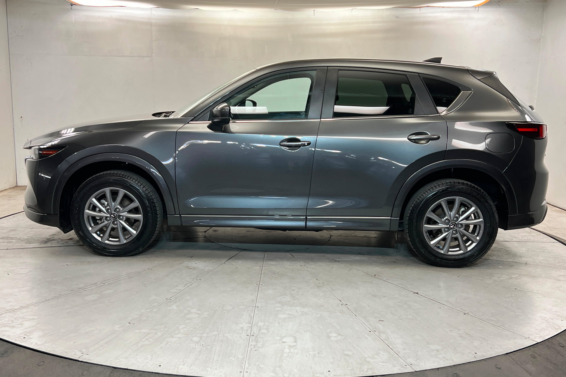 Used 2025 MAZDA CX-5 AWD 2.5 S w/ Preferred Package image 2