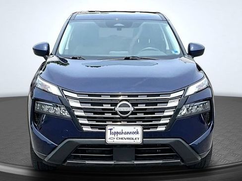 Used 2025 Nissan Rogue SV AWD/4WD image 2