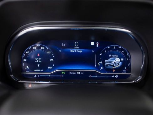 Used 2022 Chevrolet Suburban RST w/ Sport Performance Package image 32