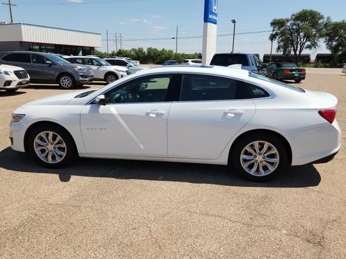 Used 2024 Chevrolet Malibu LT image 2