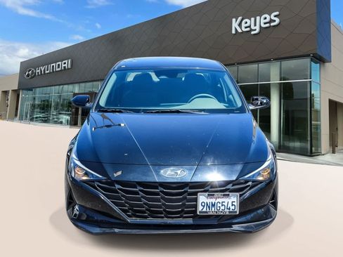 Used 2023 Hyundai Elantra SE FWD image 2