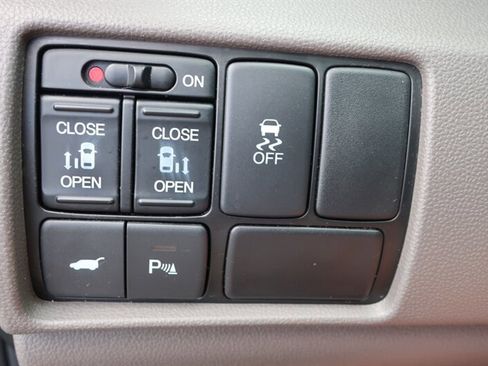 Used 2013 Honda Odyssey Touring image 16