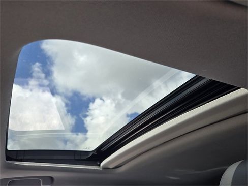 Certified 2024 Acura Integra image 17