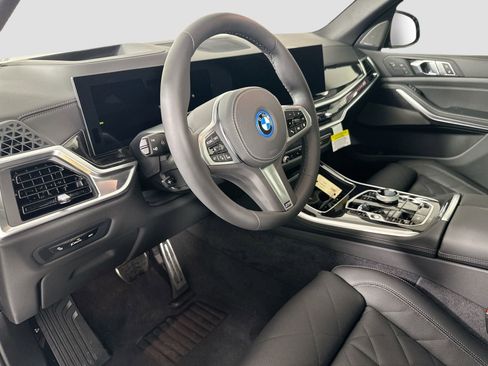 New 2026 BMW X5 xDrive50e w/ Executive Package image 9