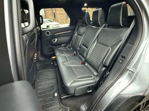 Used 2020 Land Rover Discovery HSE image 24