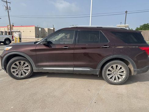 Used 2020 Ford Explorer Limited RWD image 6