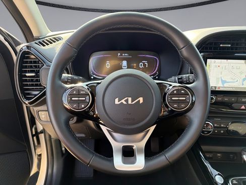 Used 2024 Kia Soul EX FWD image 21