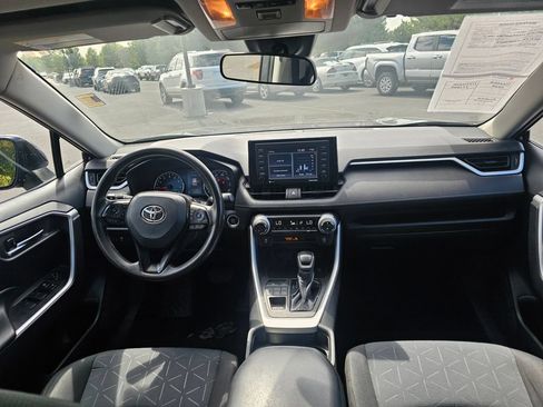 Used 2020 Toyota RAV4 XLE AWD/4WD image 15