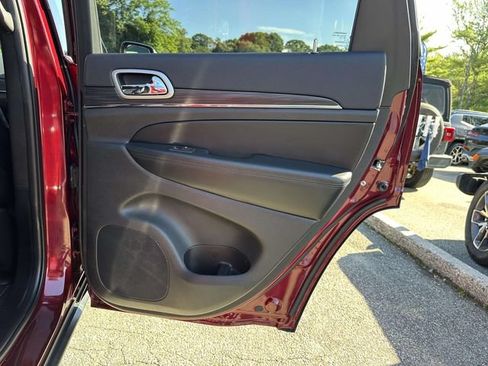 Certified 2020 Jeep Grand Cherokee Limited AWD/4WD image 24
