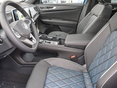 New 2025 Volkswagen Atlas Cross Sport SEL Premium R-Line image 20