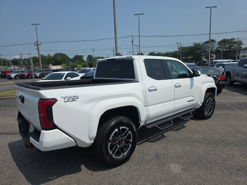 Certified 2025 Toyota Tacoma TRD Sport AWD/4WD image 4