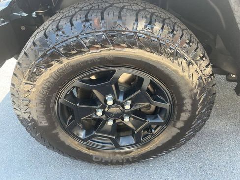 Used 2021 Jeep Gladiator Sport AWD/4WD image 22