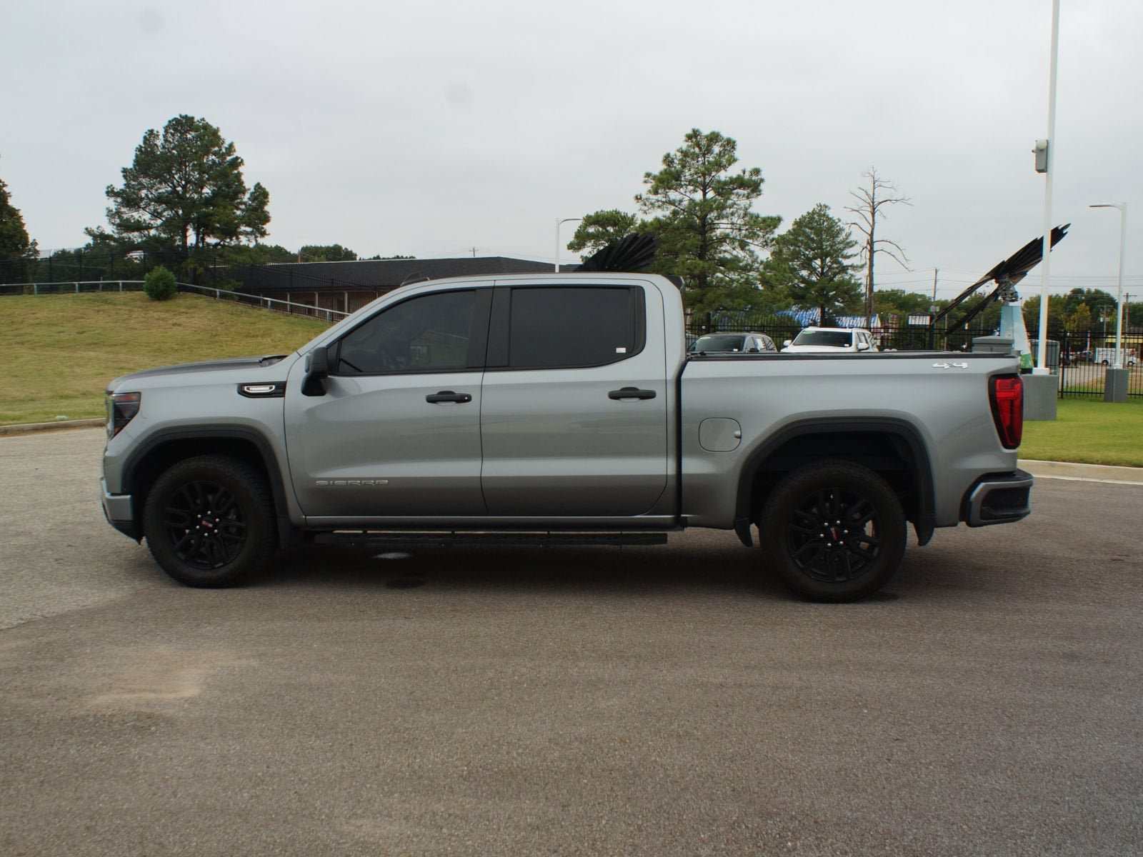 Used 2024 GMC Sierra 1500 Pro w/ Graphite Edition AWD/4WD image 11