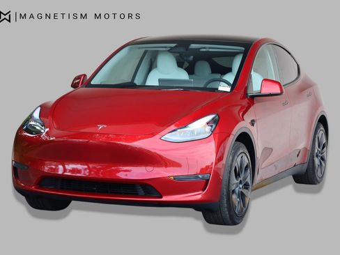 Used 2024 Tesla Model Y Long Range RWD image 5