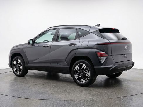 Used 2025 Hyundai Kona SEL image 6