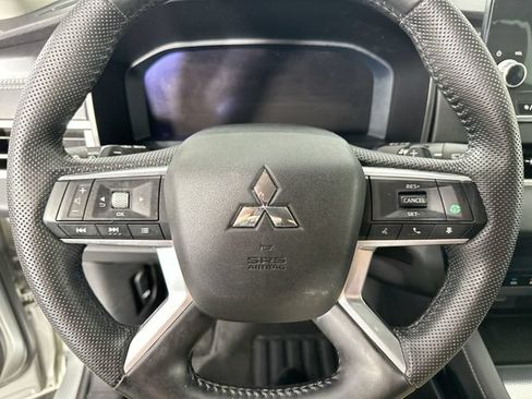 Used 2023 Mitsubishi Outlander SEL AWD/4WD image 19