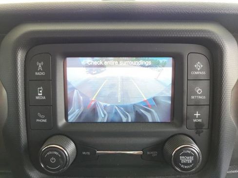 Used 2019 Jeep Wrangler Sport w/ Quick Order Package 23S AWD/4WD image 11