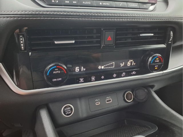 Used 2023 Nissan Rogue SV FWD image 18