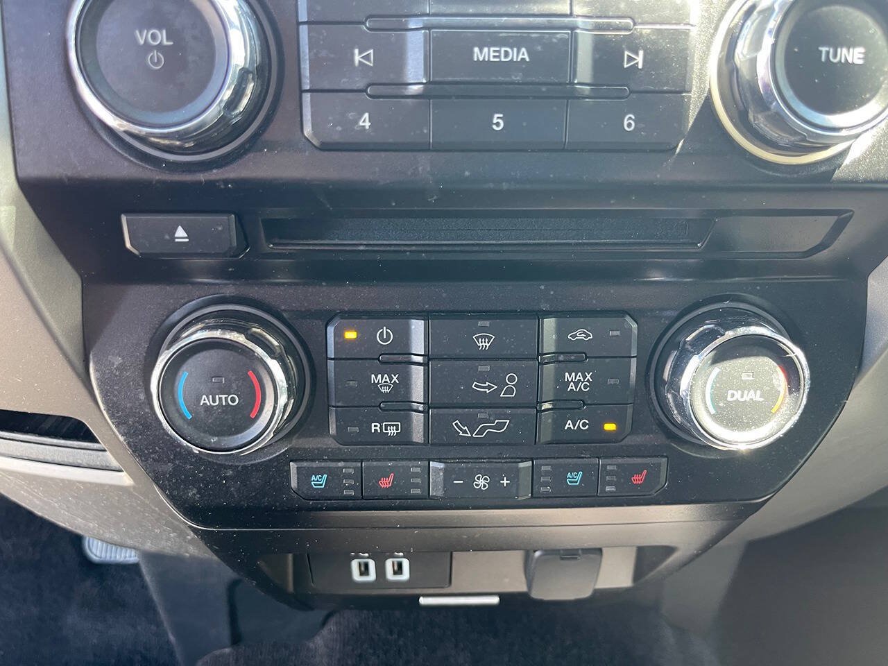 Used 2017 Ford F150 Lariat AWD/4WD image 39