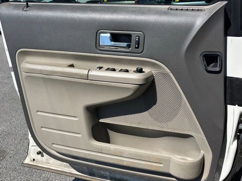 Used 2010 Ford Edge SEL image 5