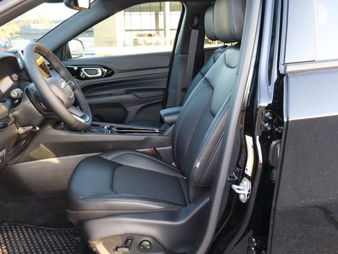 New 2026 Jeep Compass Latitude image 12