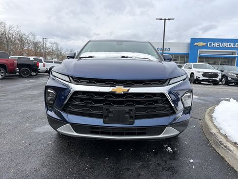 Used 2023 Chevrolet Blazer LT image 2