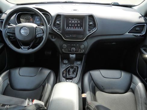 Used 2019 Jeep Cherokee Latitude Plus AWD/4WD image 30