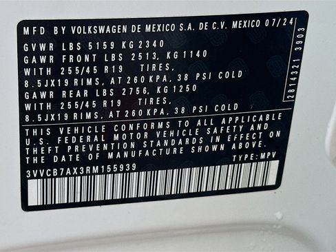 Used 2024 Volkswagen Tiguan SE R-Line FWD image 12