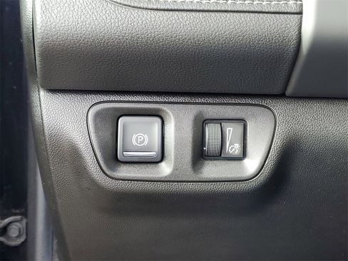 Used 2018 GMC Acadia SLT image 21