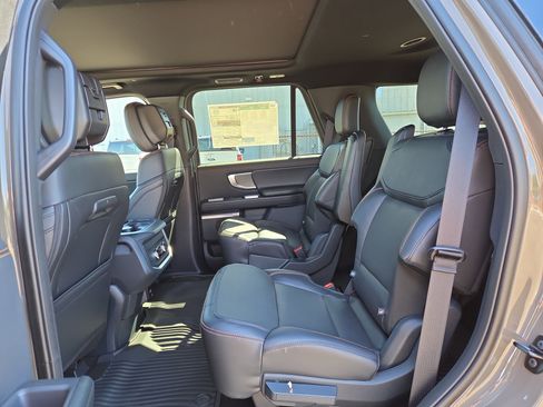 New 2026 Ford Expedition Tremor image 7