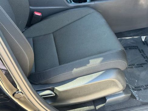 Used 2025 Honda CR-V LX image 9