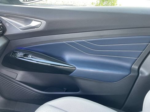 Certified 2025 Volkswagen ID.4 Pro S Plus AWD/4WD image 22