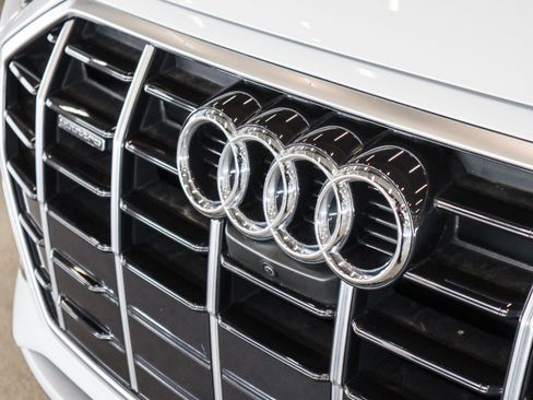 Used 2021 Audi Q5 2.0T Premium Plus AWD/4WD image 33