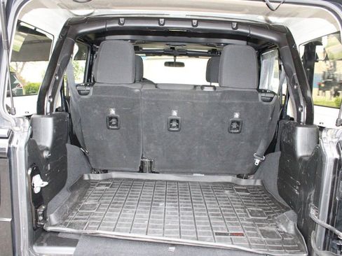 Used 2018 Jeep Wrangler Unlimited Sahara AWD/4WD image 54