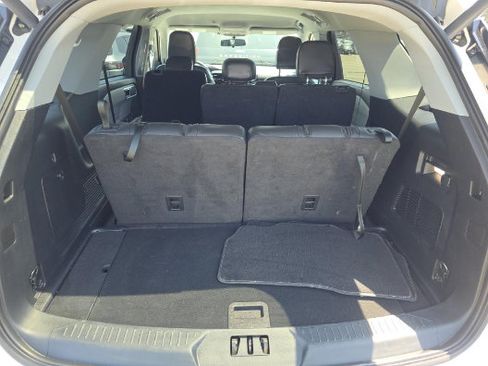 Used 2023 Ford Explorer XLT w/ Equipment Group 202A RWD image 18