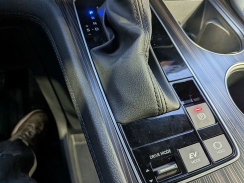 Certified 2023 Toyota Sienna Platinum image 18